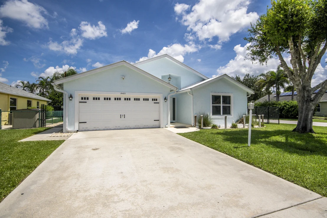 Photo of 2483 SW Regency Road
