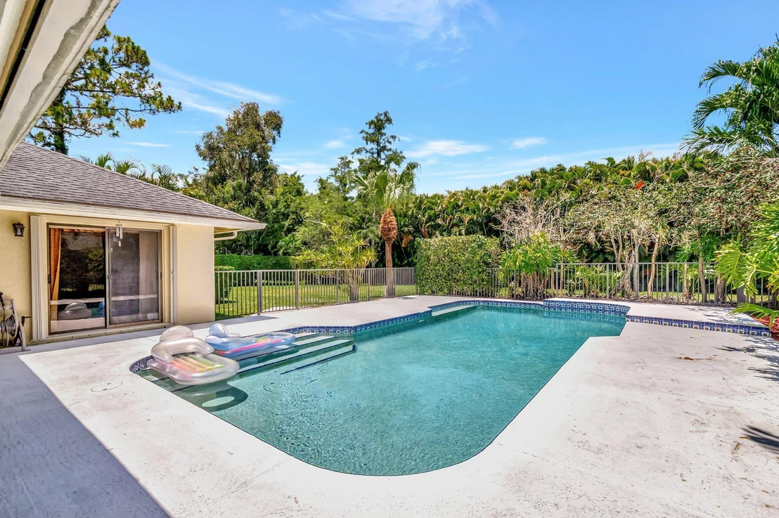 Photo of 15385 Cedar Bluff Place