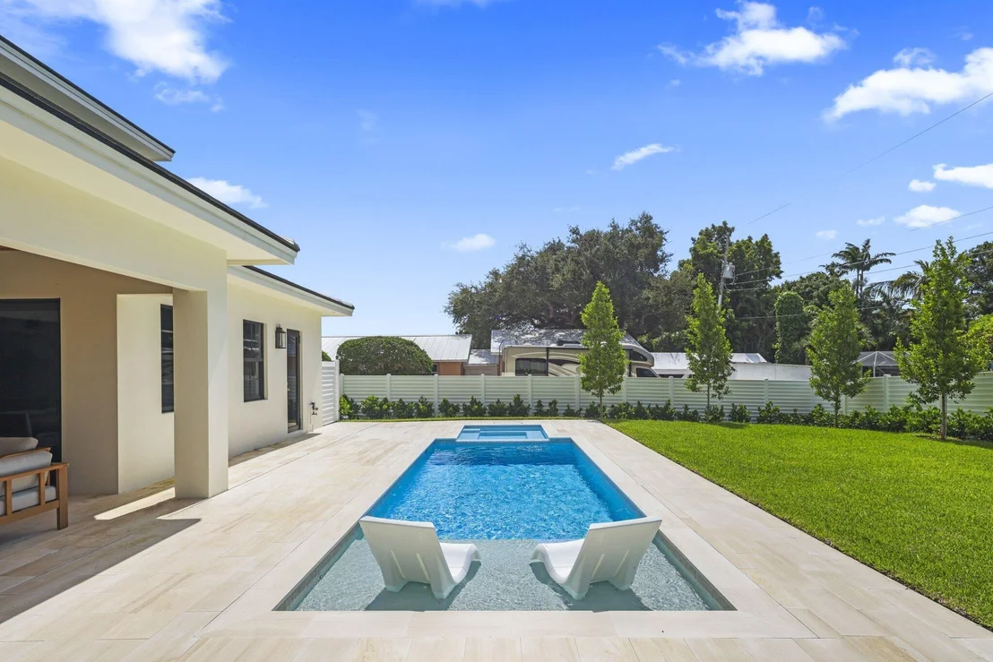 Photo of 2384 WINDSOR Road