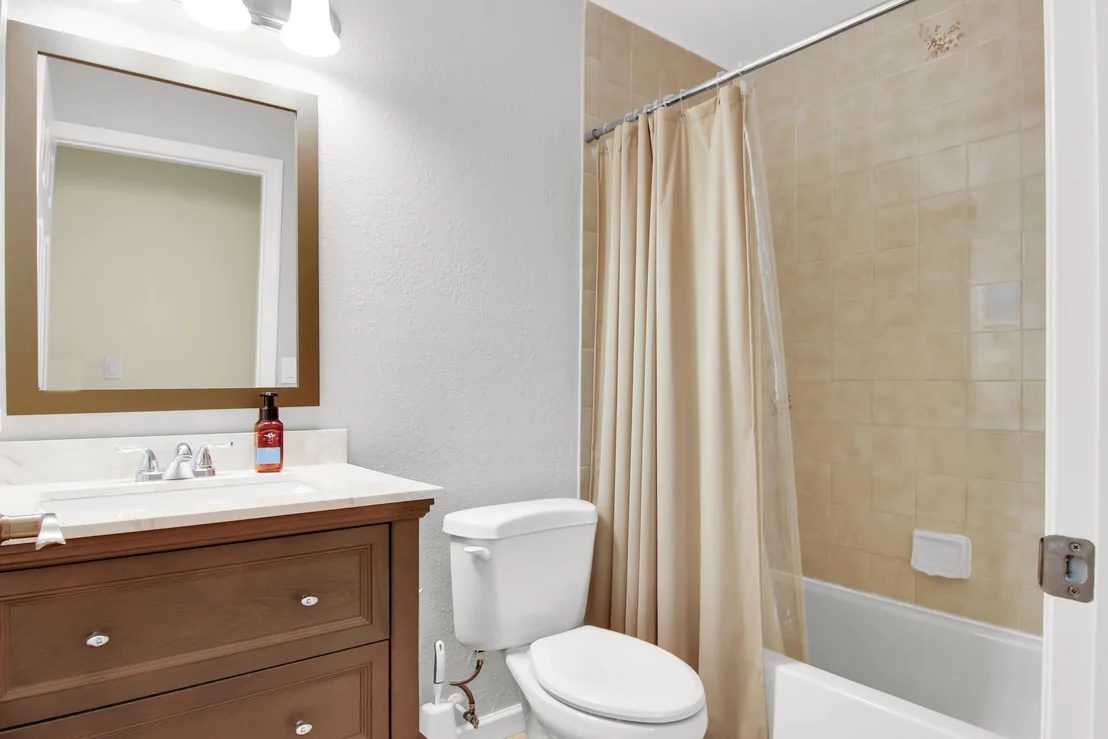 Photo of 4692 LAKESIDE Circle