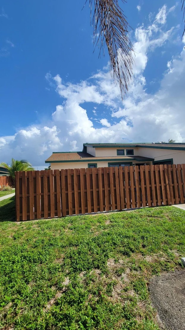Photo of 1096 Manor Drive