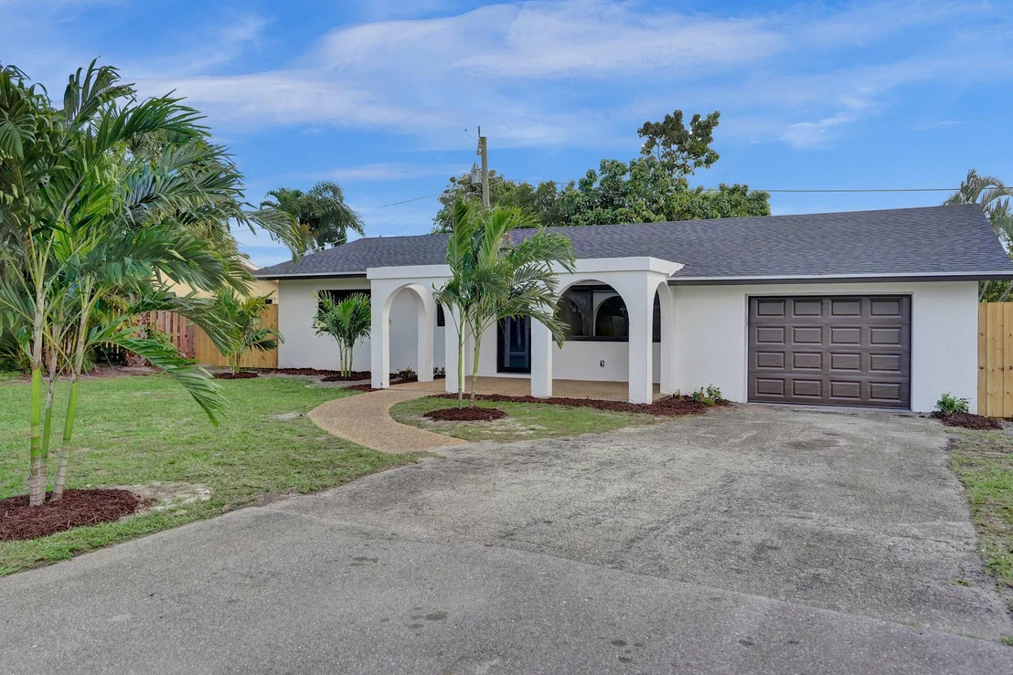Photo of 728 Heron Drive
