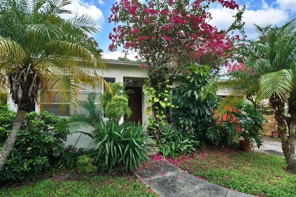 Photo of 210 Edgewood Drive
