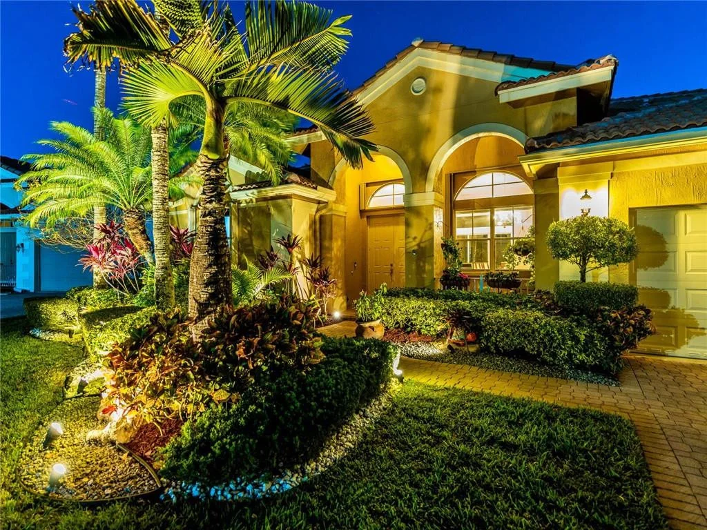 Photo of 1672 Eagle Bend