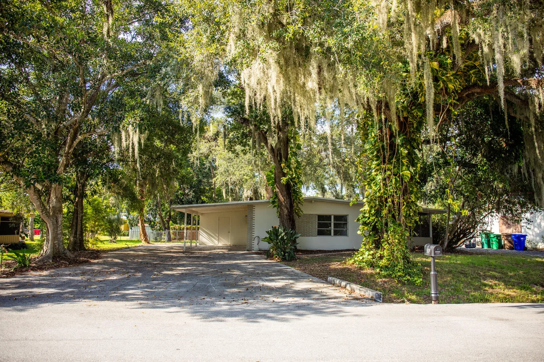Photo of 809 SE 10th Street