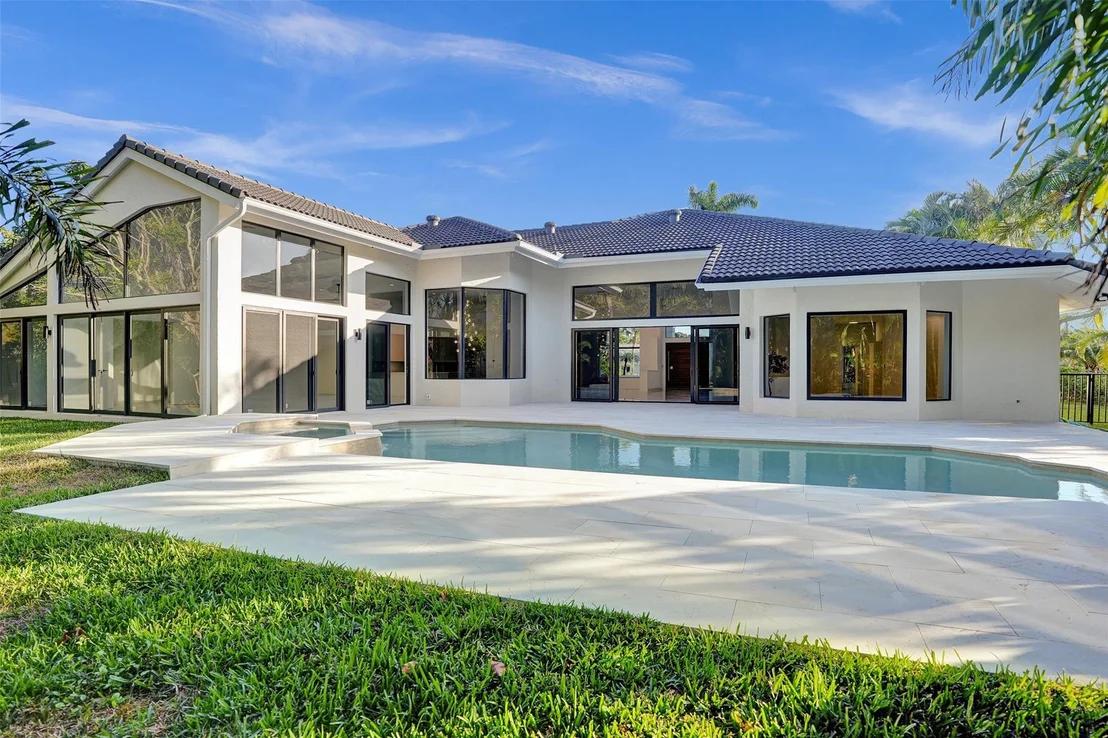 Photo of 4701 Pine Tree Drive