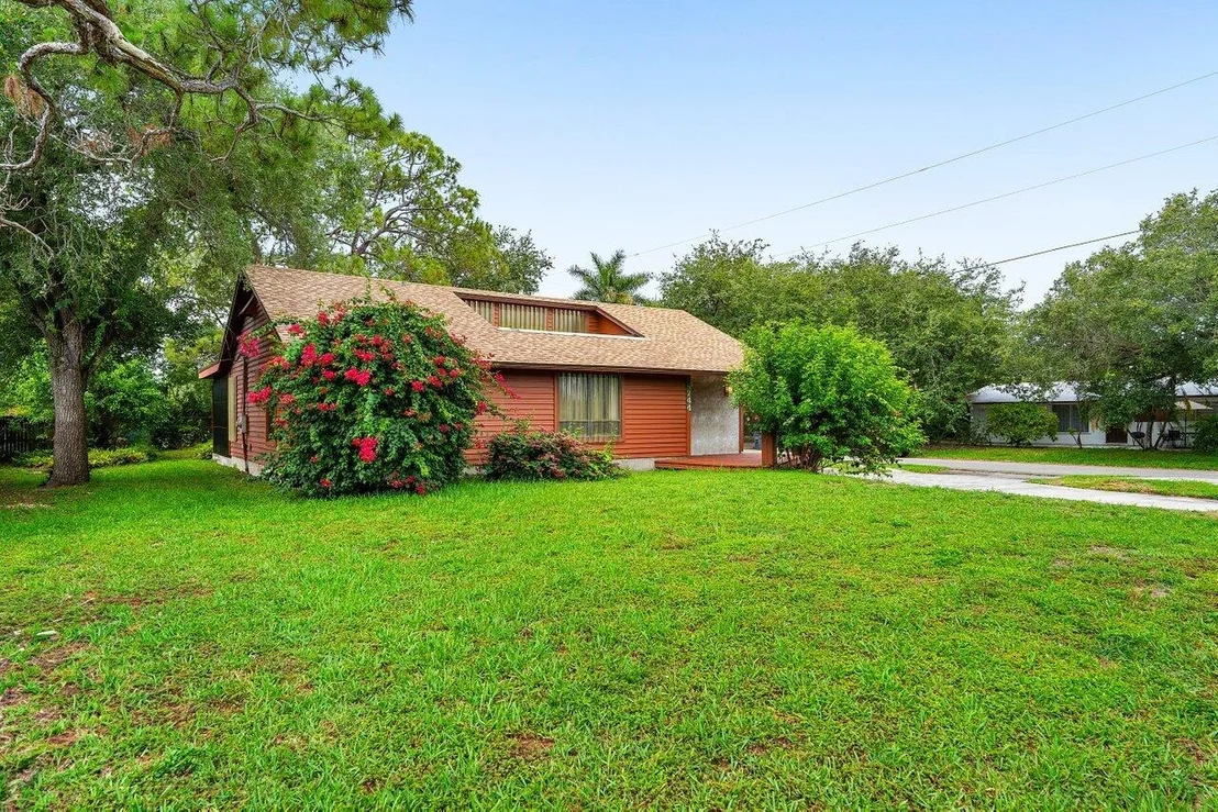 Photo of 4744 Dolphin Drive