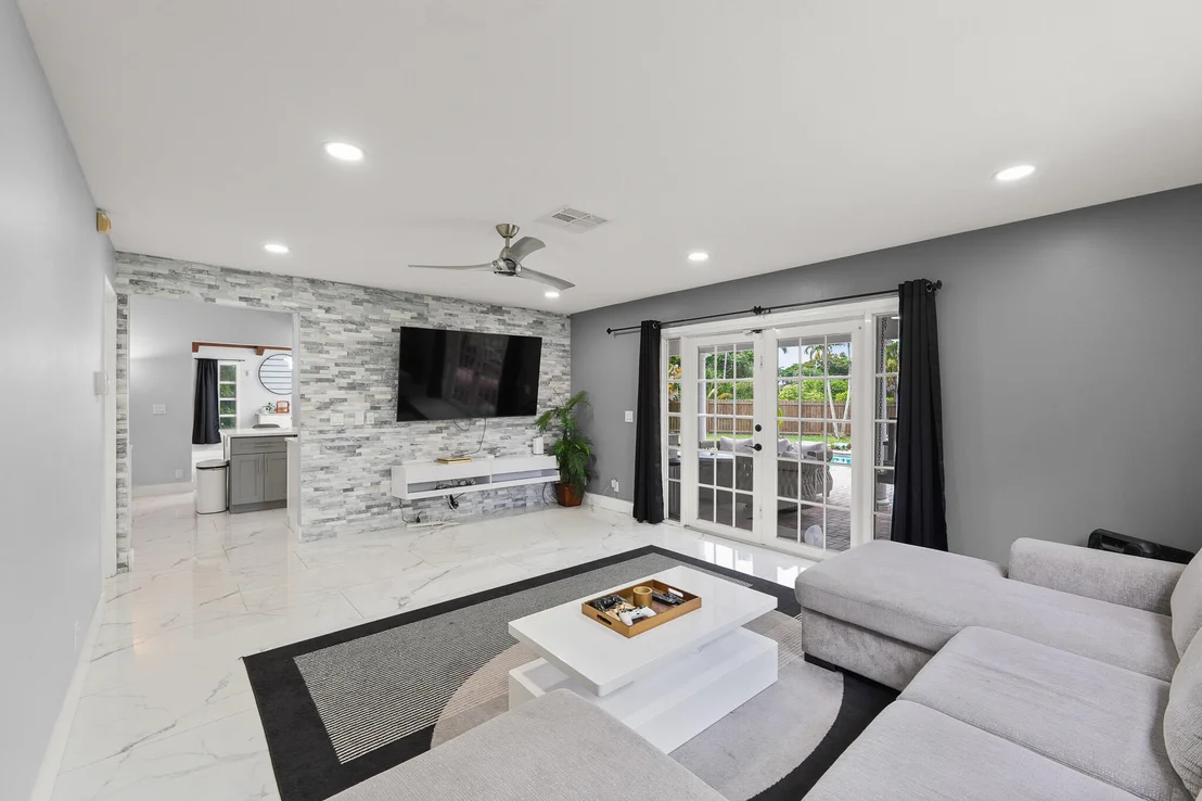 Photo of 6785 ESCONDIDA Drive