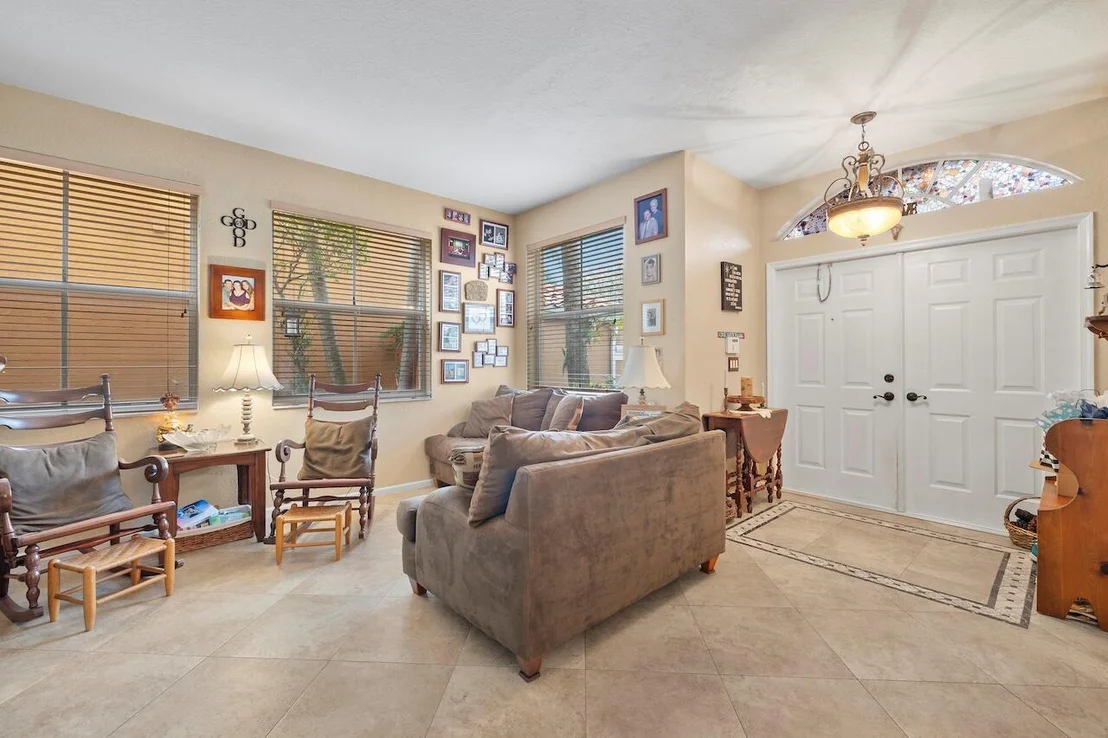 Photo of 6089 Oak Bluff Way