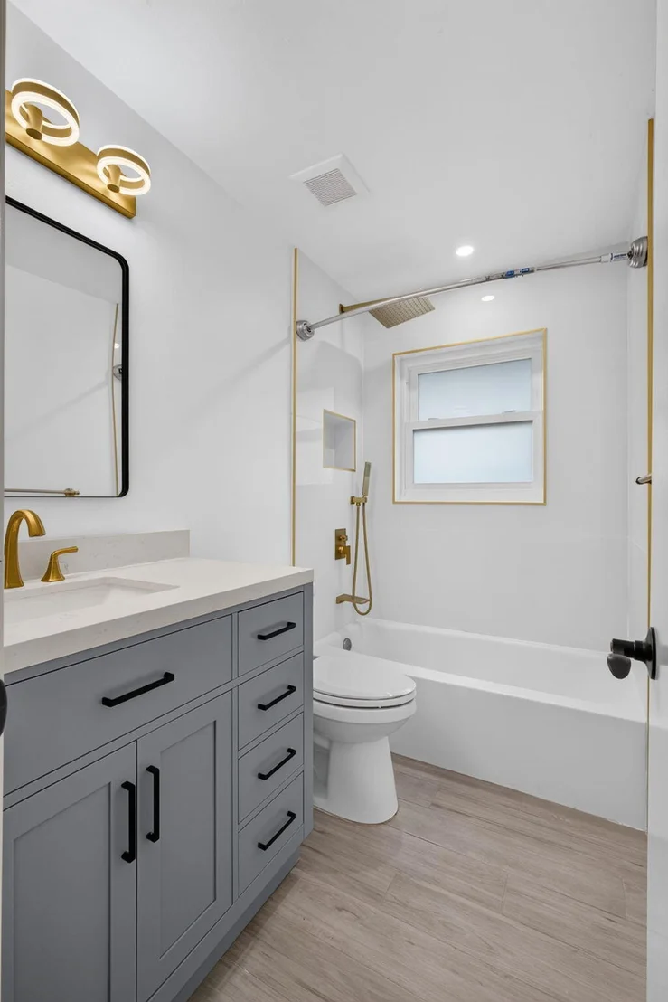 Photo of 502 Circle E