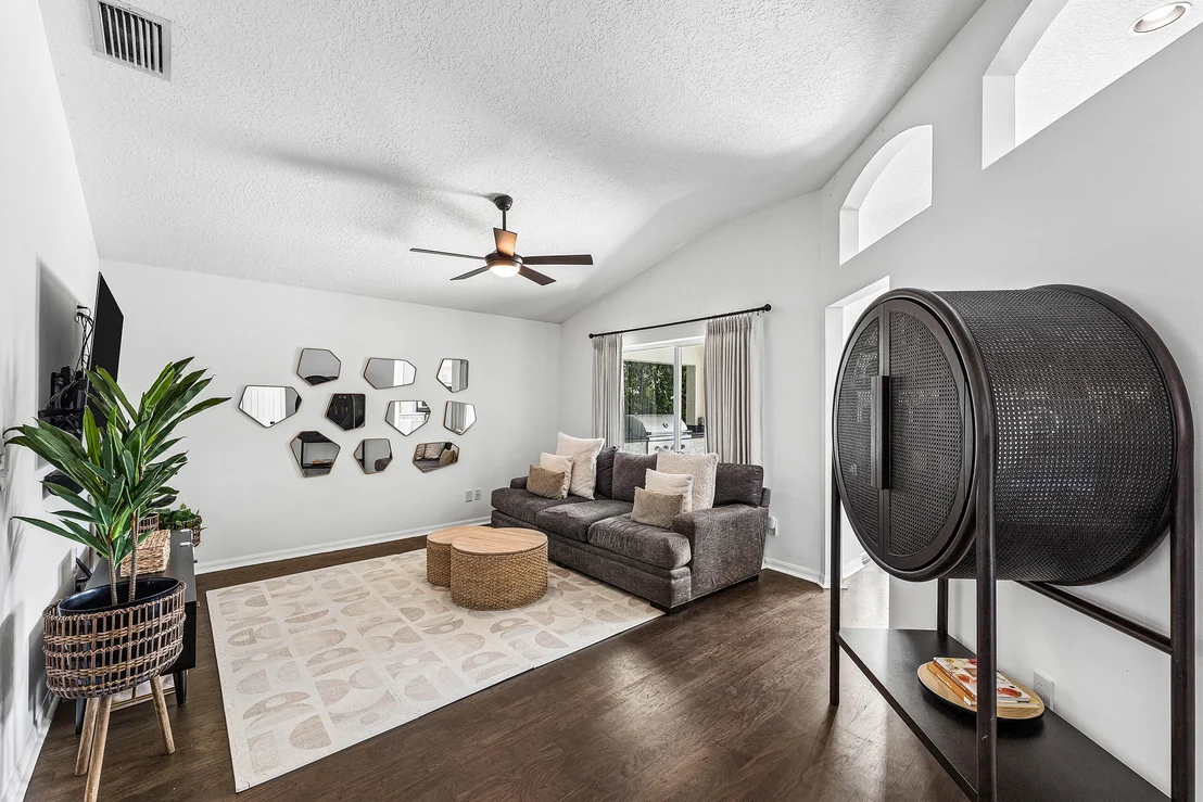 Photo of 583 Canoe Point