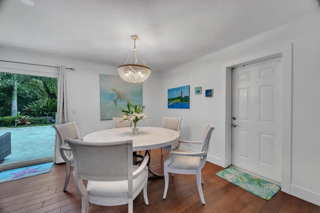 Photo of 924 Pompano Drive