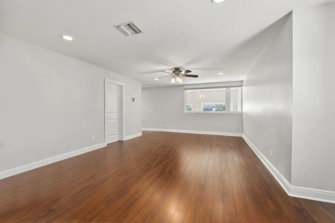 Photo of 1911 Surfside Drive