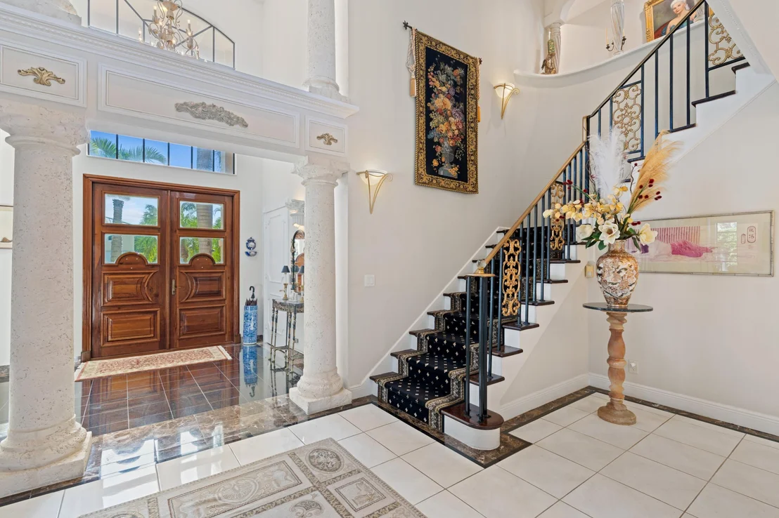 Photo of 1010 Pine Point Road