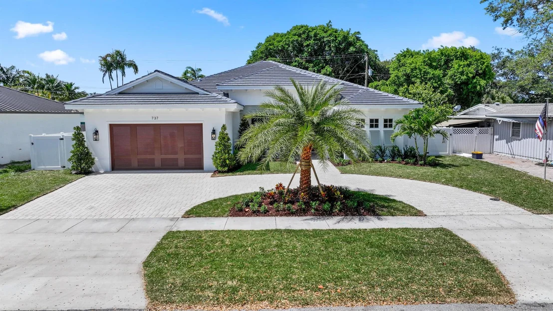 Photo of 737 Nighthawk Way