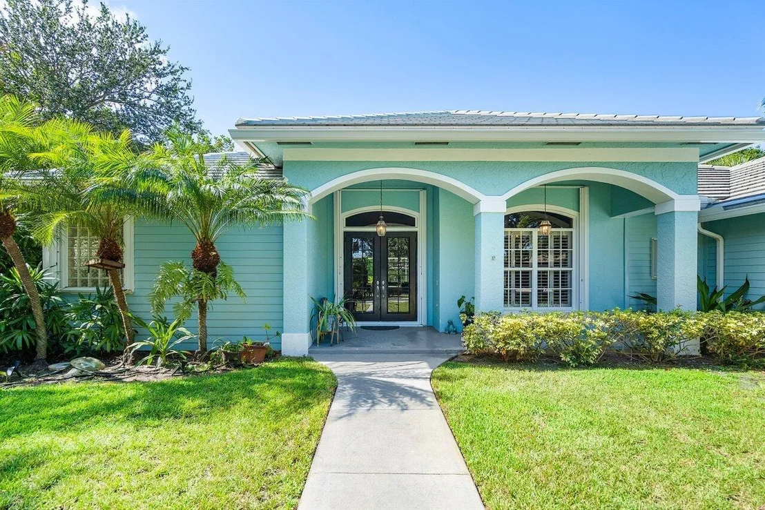 Photo of 18730 SE Lakeside Way
