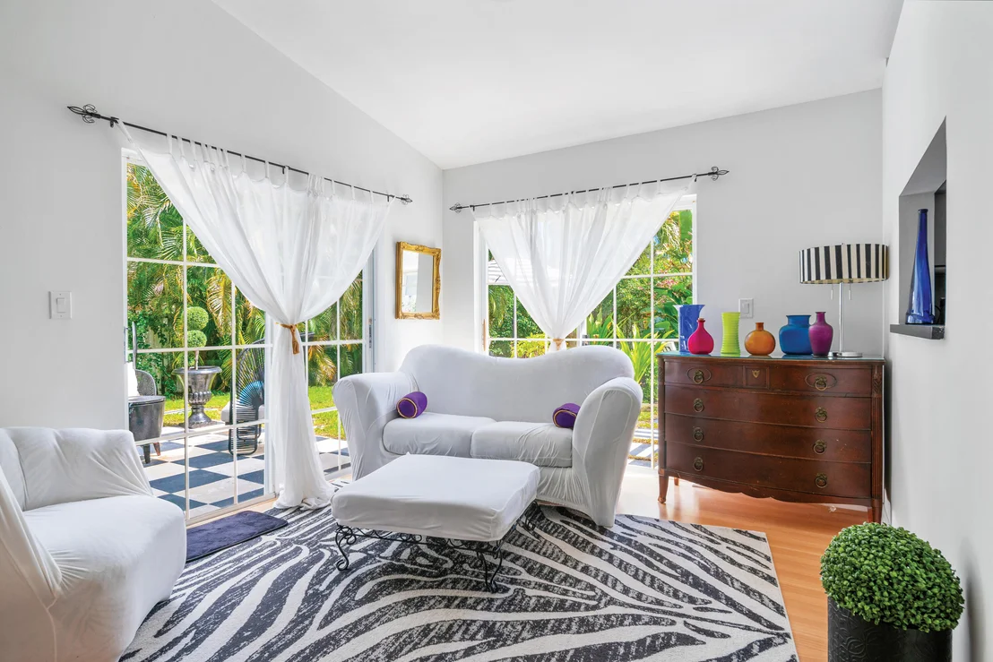 Photo of 1015 Fairfax Circle W