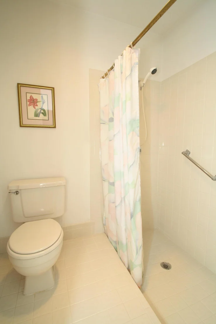 Photo of Unit F at 2 Ridgepointe Drive