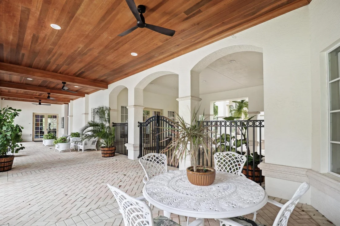 Photo of 272 SE Kitching Circle