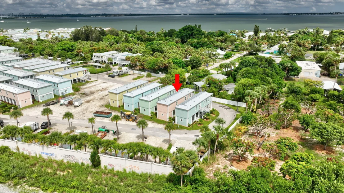 Photo of 300 NE Coastal Drive