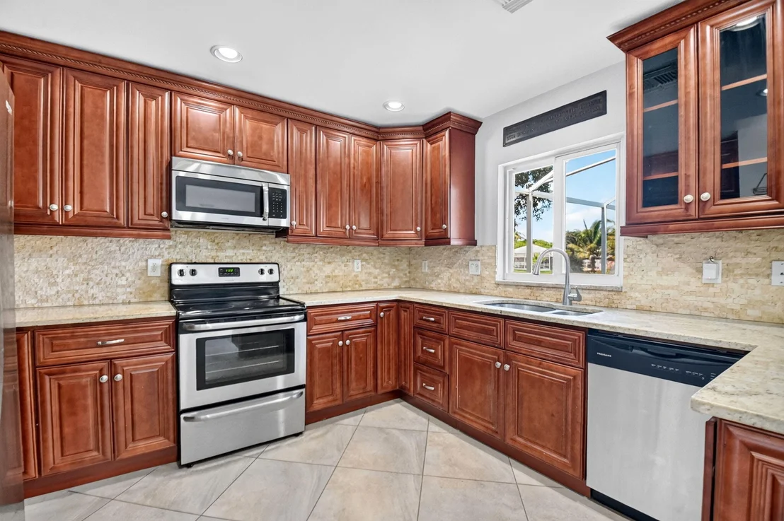 Photo of 6233 WILLOUGHBY Circle