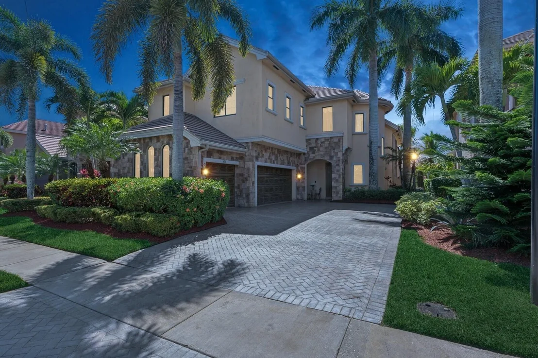Photo of 3473 Collonade Drive