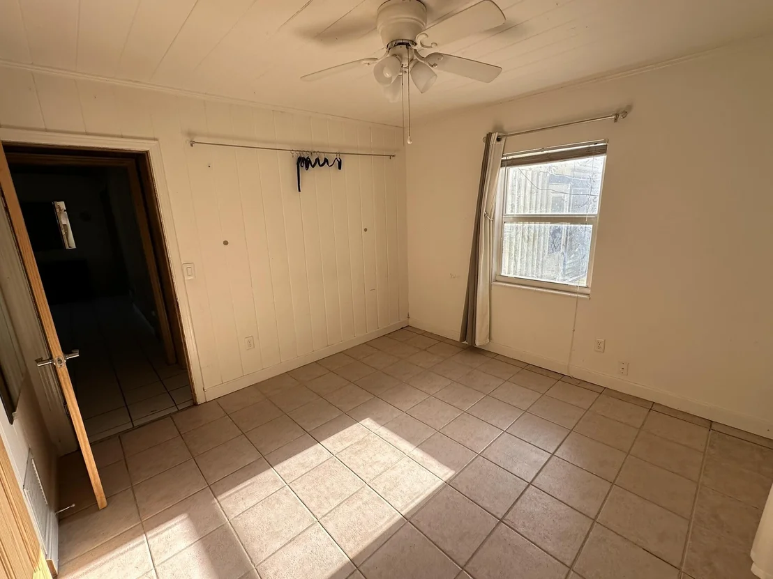 Photo of 914 SE 3rd Street