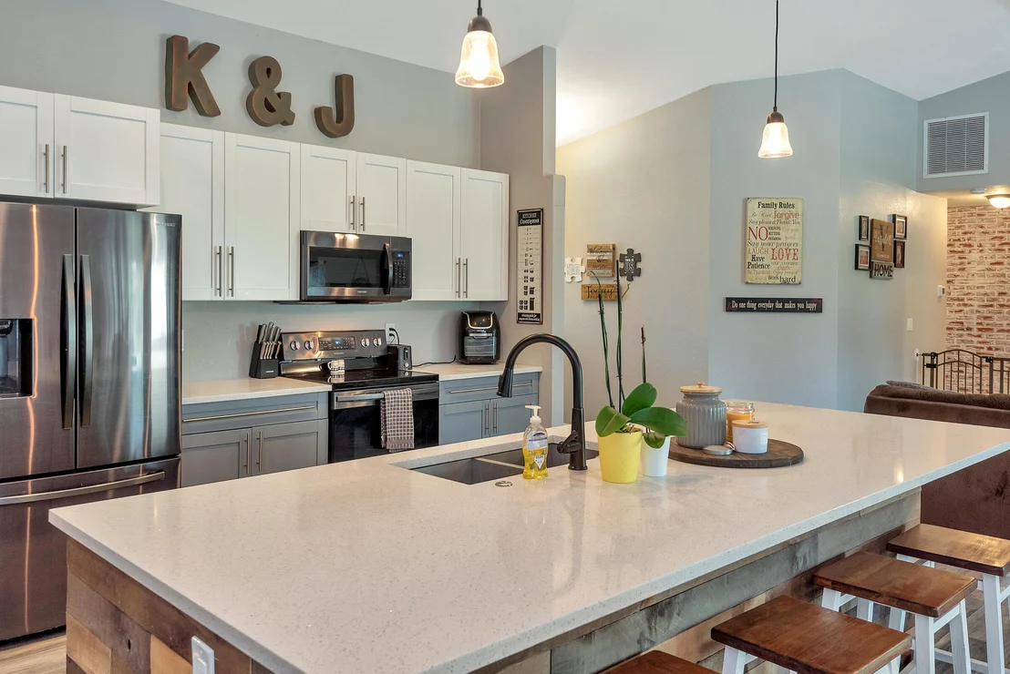 Photo of 5161 Rosen Boulevard