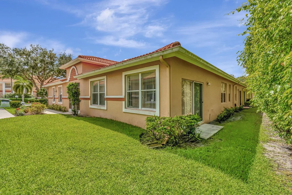 Photo of Unit D at 9928 Seacrest Circle