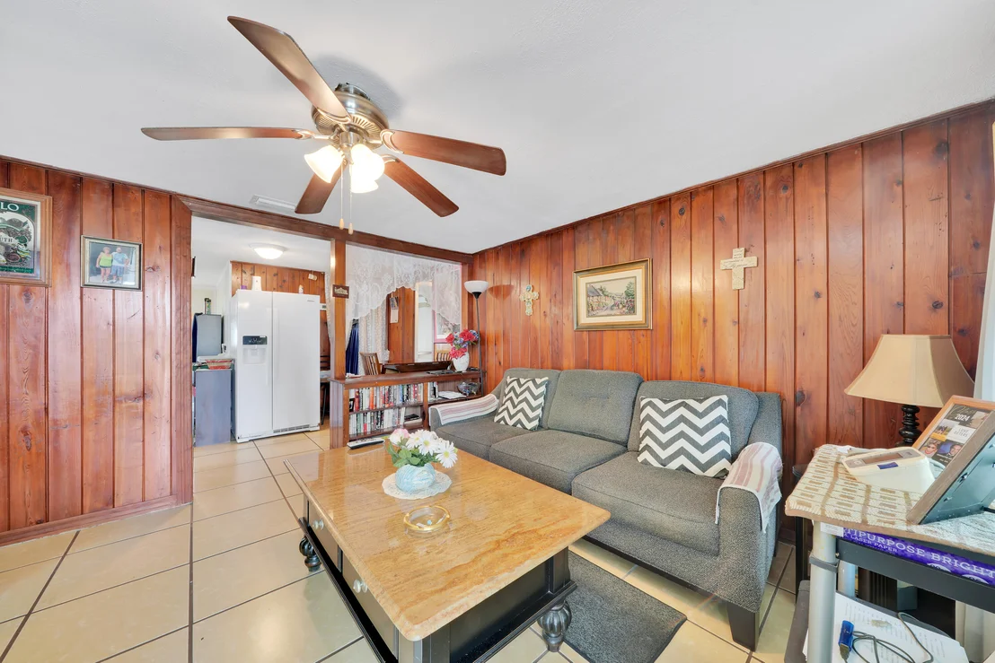 Photo of 5271 Wallis Road