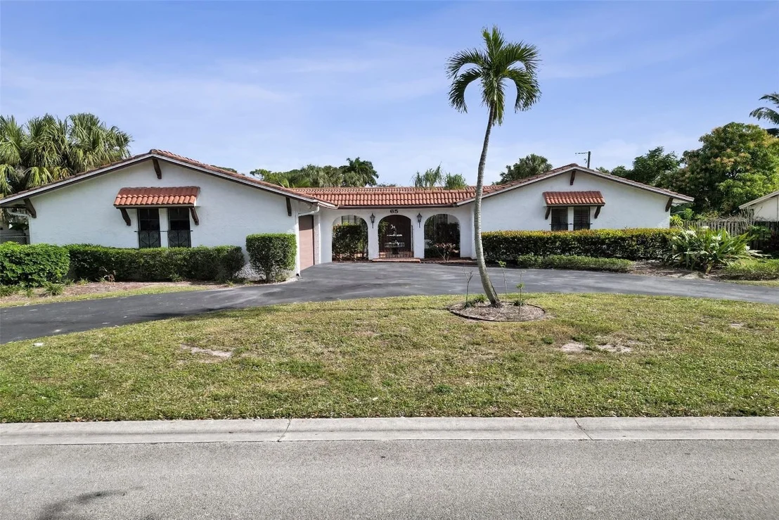 Photo of 65 W Palm Drive
