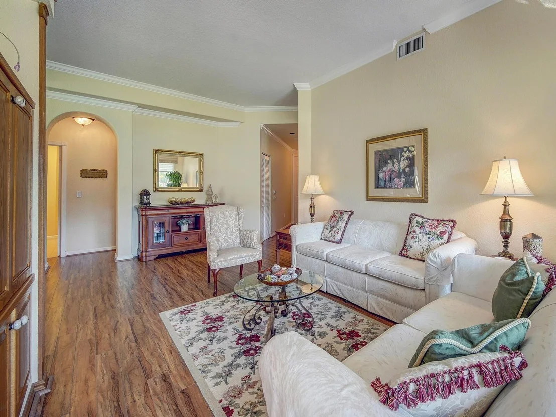 Photo of Unit 103 at 7811 Exeter Boulevard
