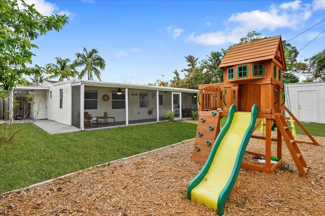 Photo of 237 W Browning Drive