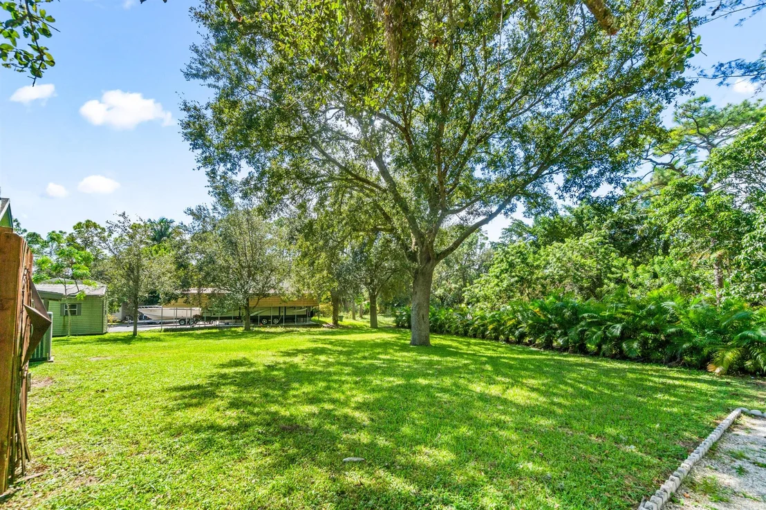Photo of 4181 Coconut Boulevard