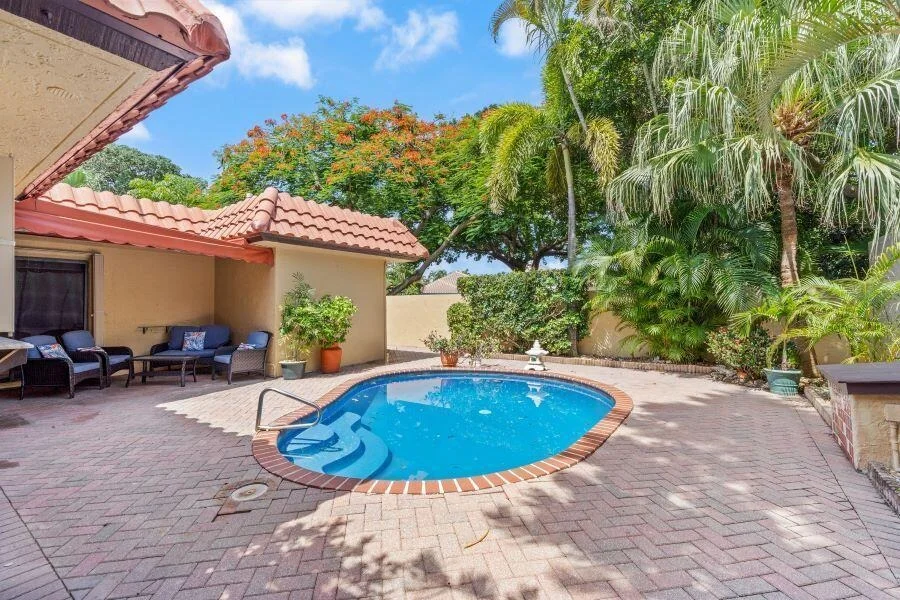Photo of 3579 Commodore Circle
