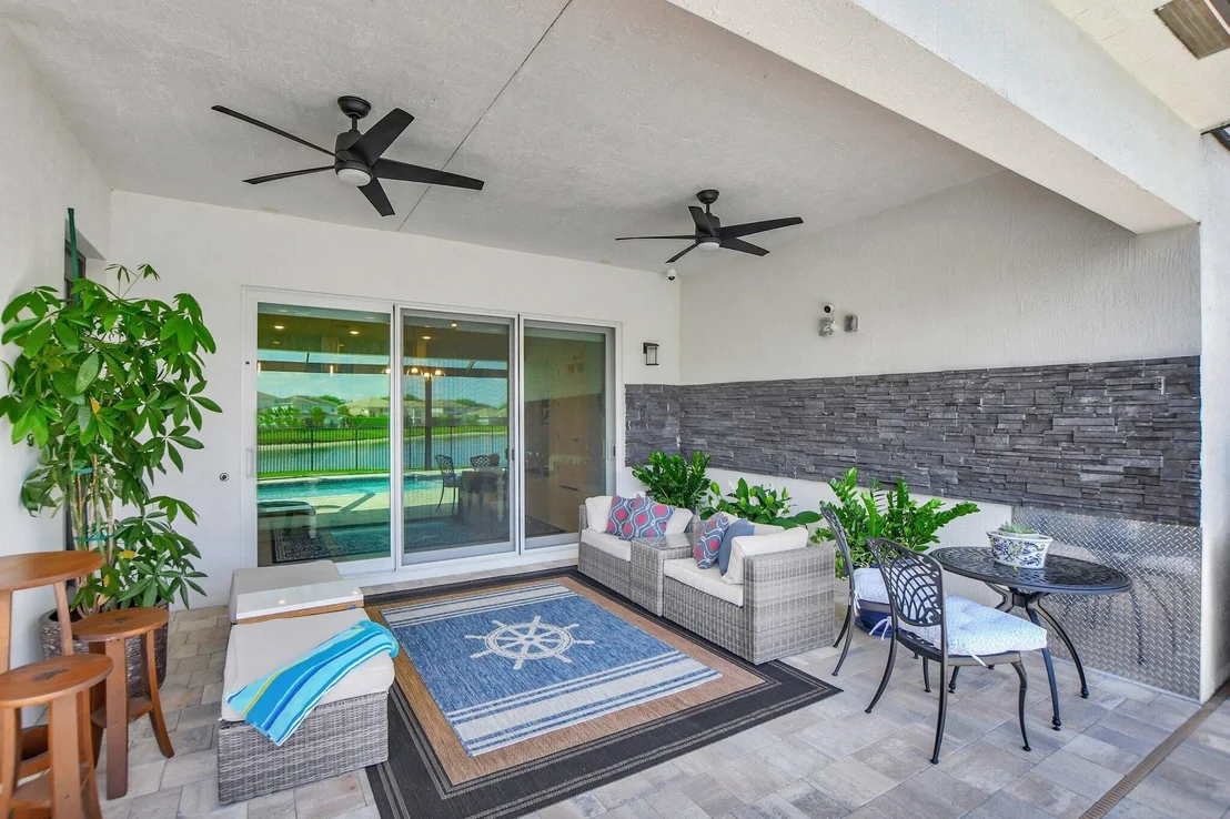 Photo of 6422 Esprit Way