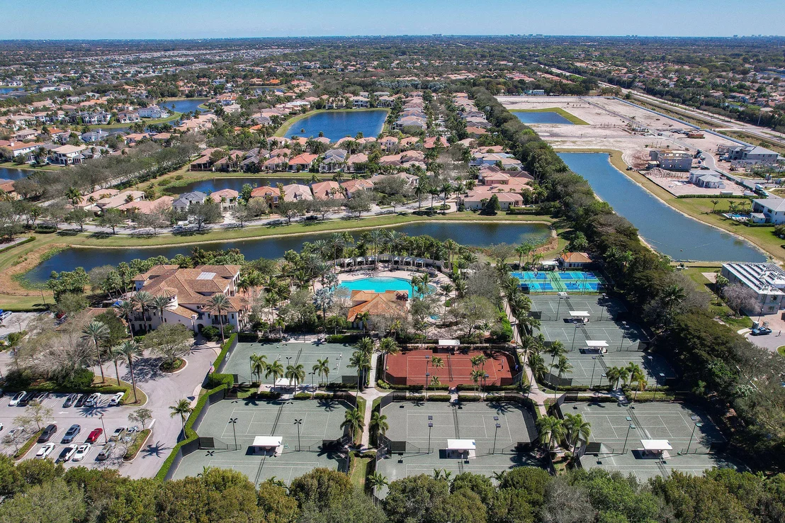Photo of 9253 Este Lago Drive