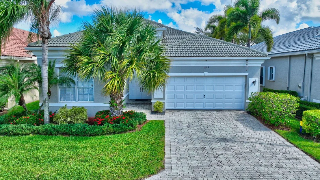 Photo of 7123 Demedici Circle