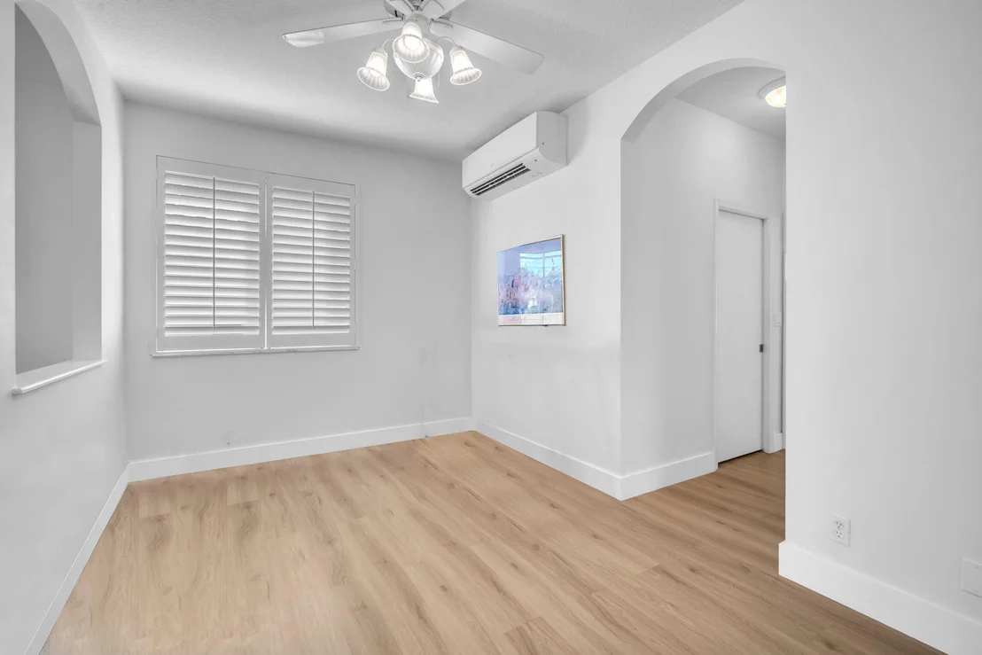 Photo of 2984 Oakbrook Drive