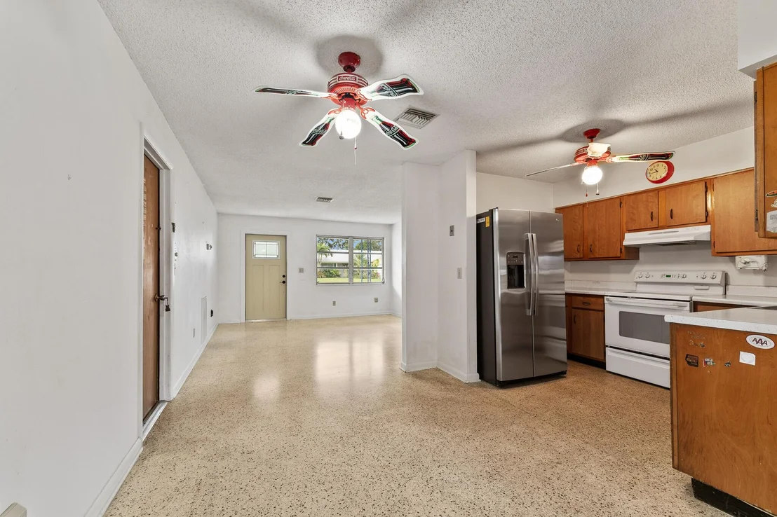 Photo of 1121 NW 15th Terrace