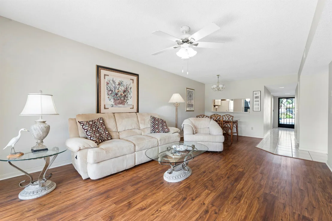 Photo of Unit C at 1001 Pinecrest Circle