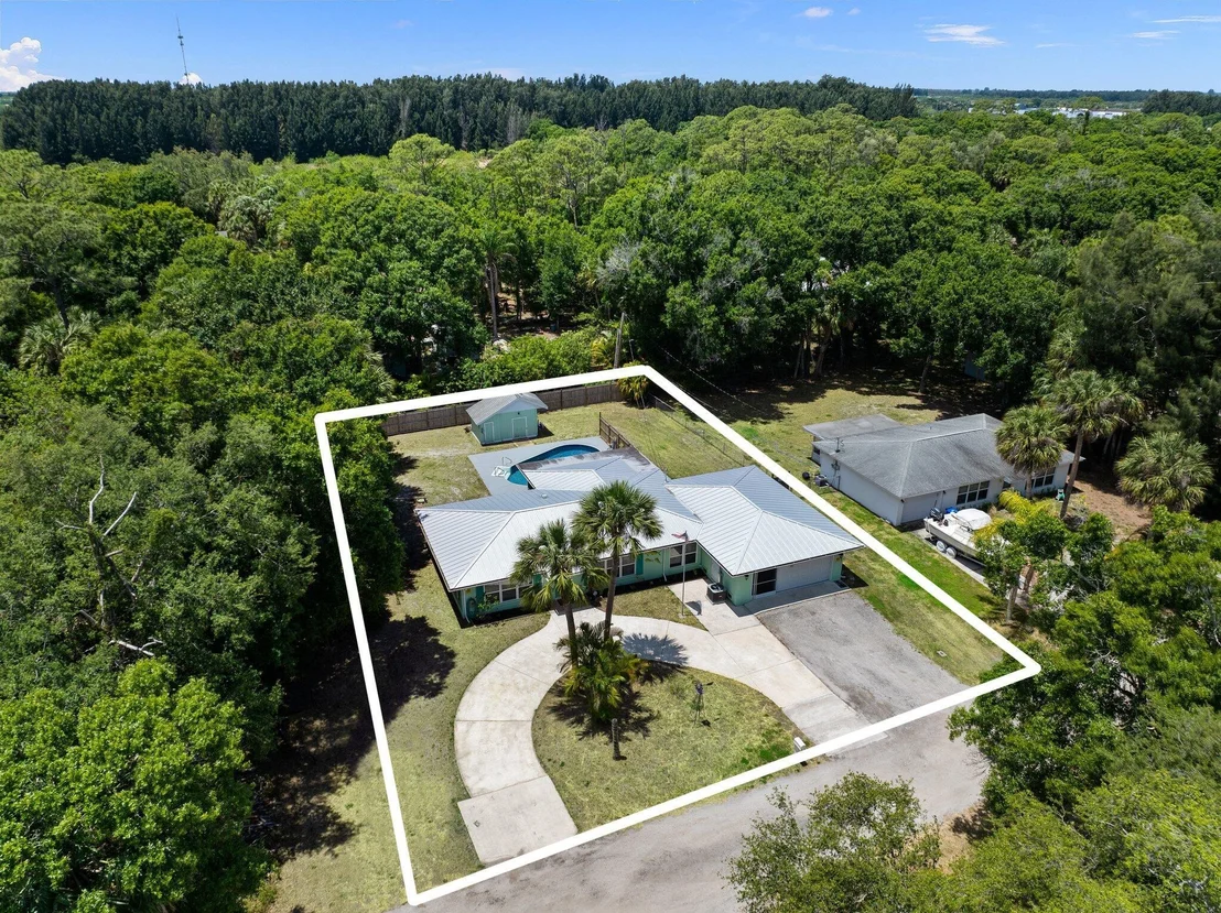Photo of 1835 Flora Lane