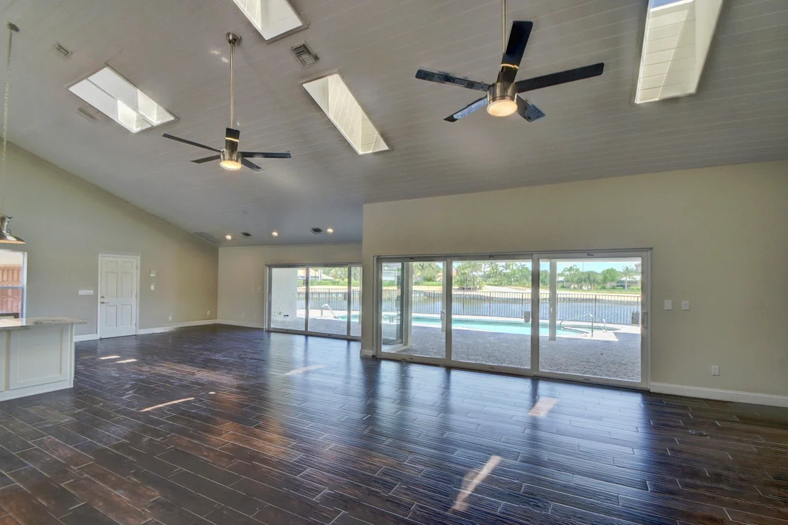 Photo of 3835 Live Oak Boulevard