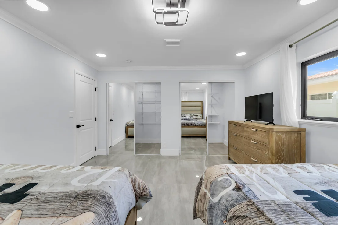 Photo of 2121 NE 29TH Street