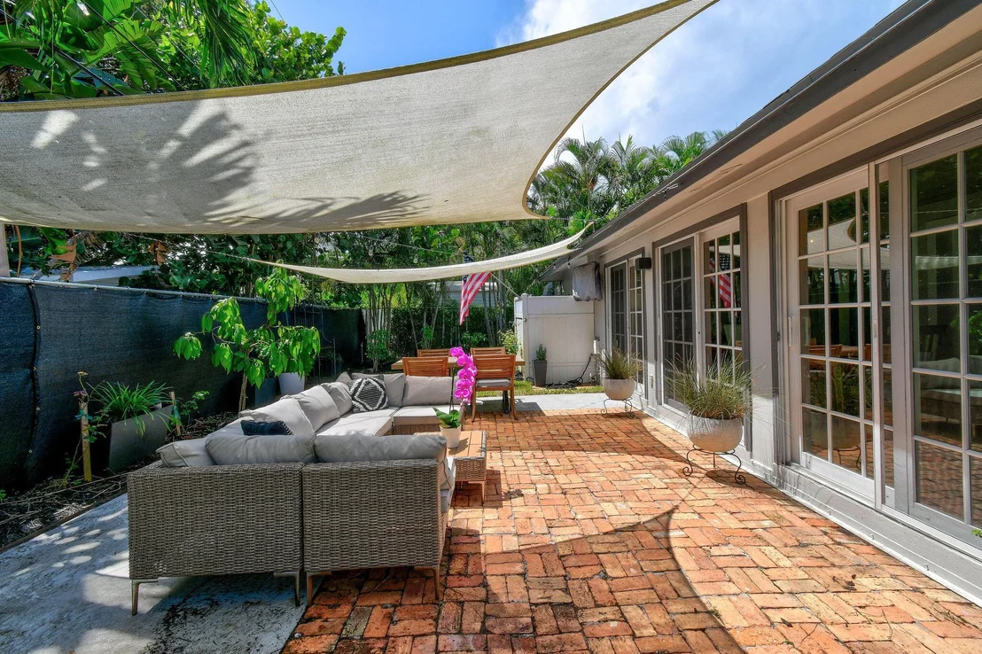 Photo of 20 Windsor Road E