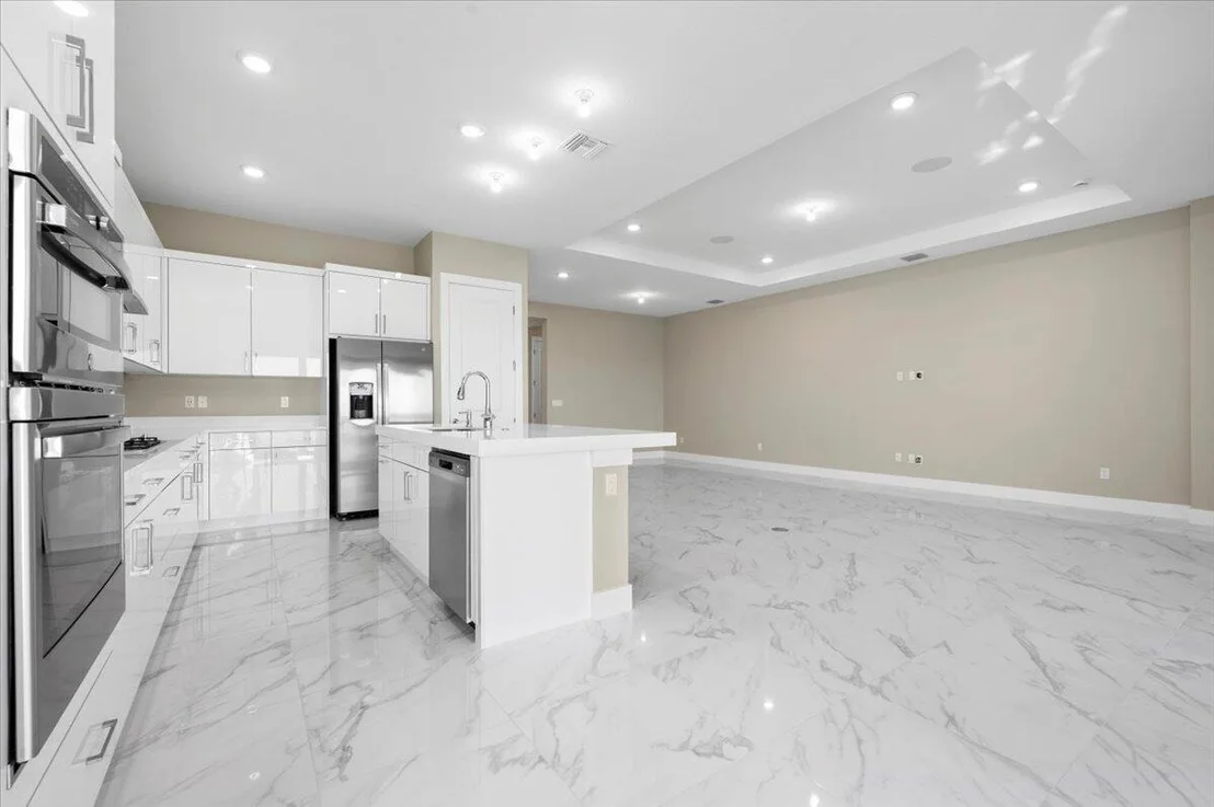 Photo of 15841 Key Biscayne Lane