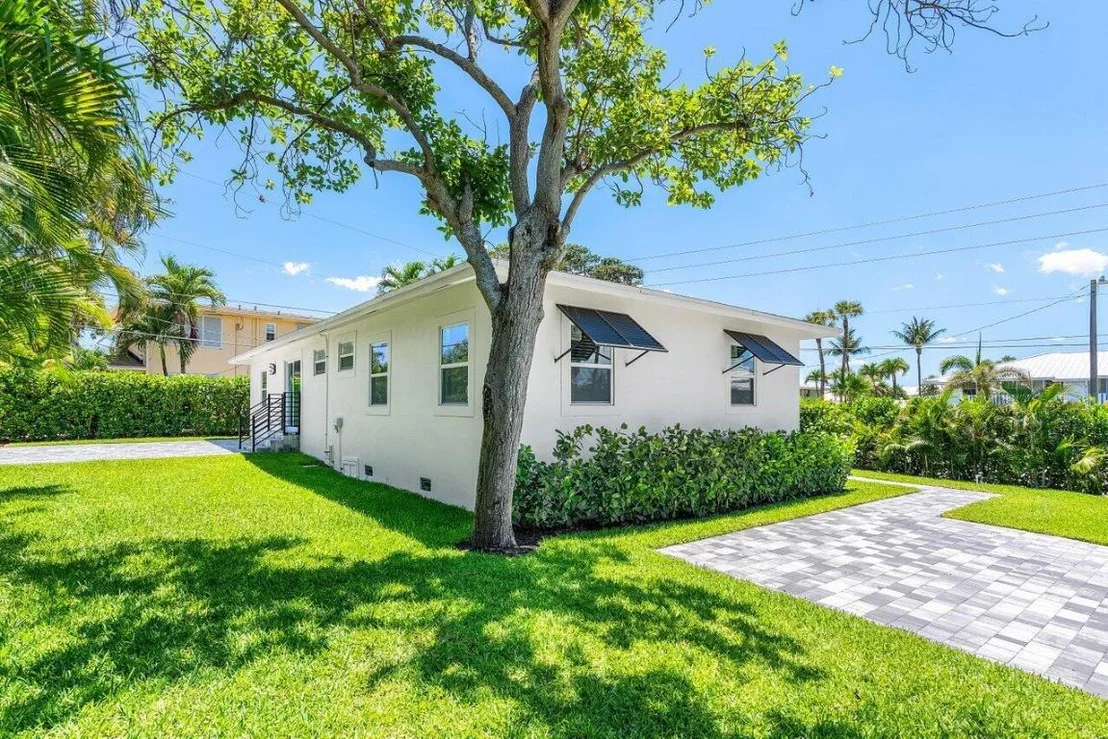 Photo of 5497 N Ocean Boulevard