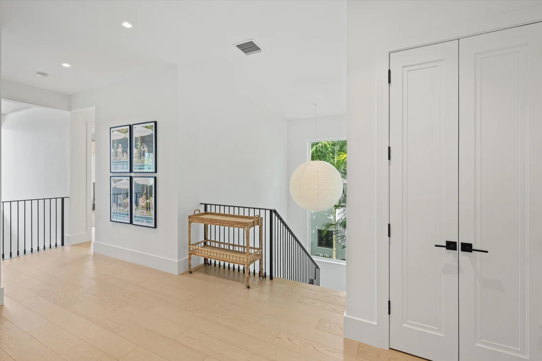 Photo of 745 Park Drive W