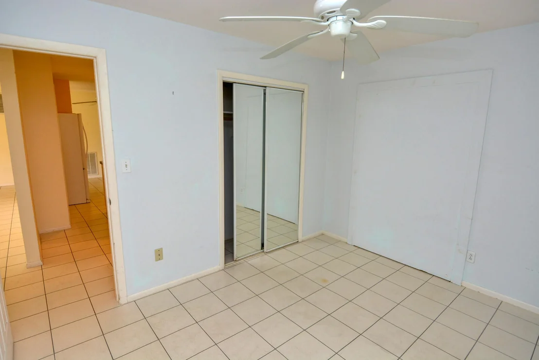 Photo of 2359 NW Sunset Boulevard