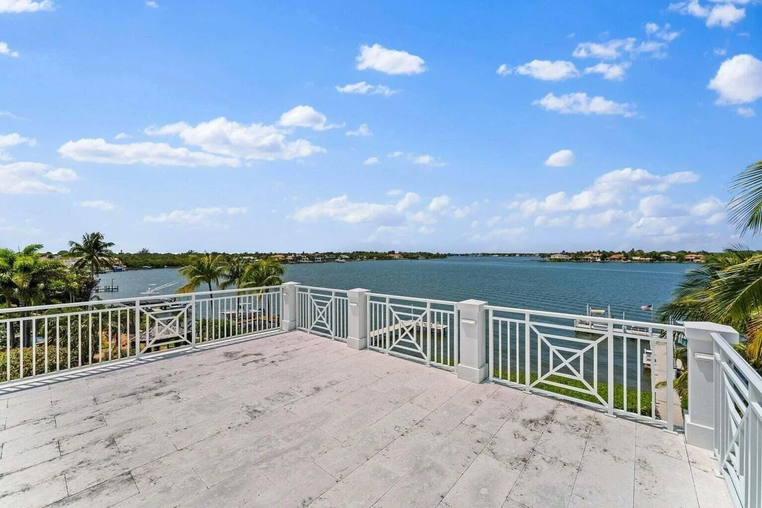 Photo of 5874 Pennock Point Road